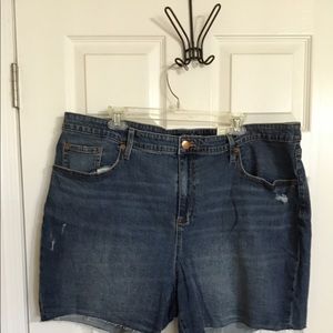 Universal Thread Boyfriend Shorts Sz 22W